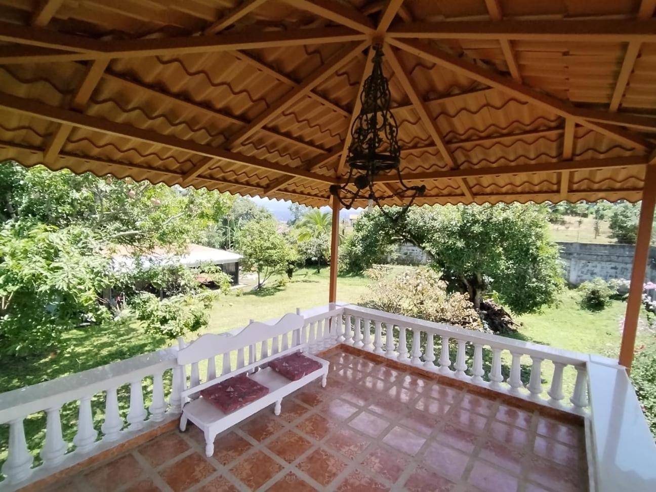 Appartement blanc haus à Grecia Extérieur photo