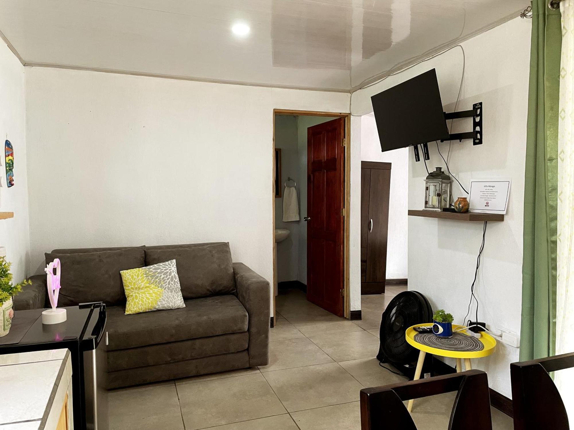 Appartement blanc haus à Grecia Extérieur photo